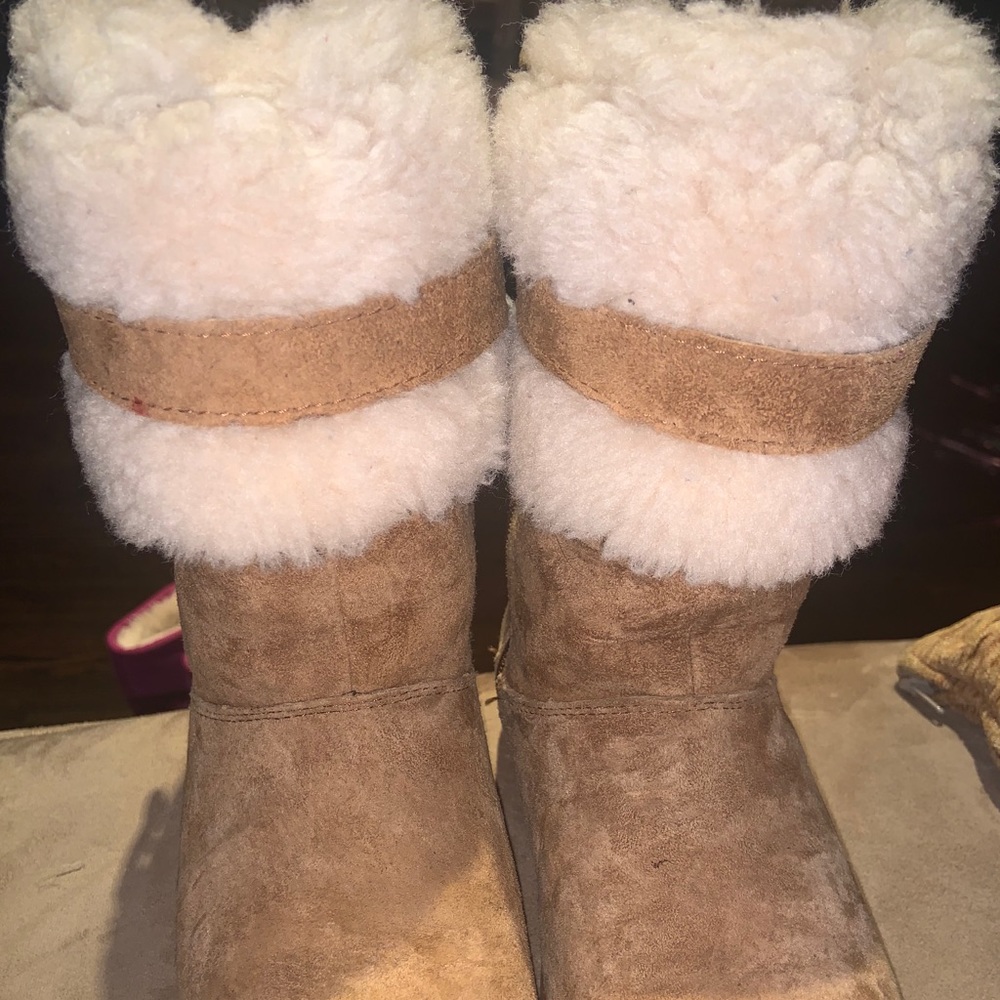 Fluffy kids short Ugg boots